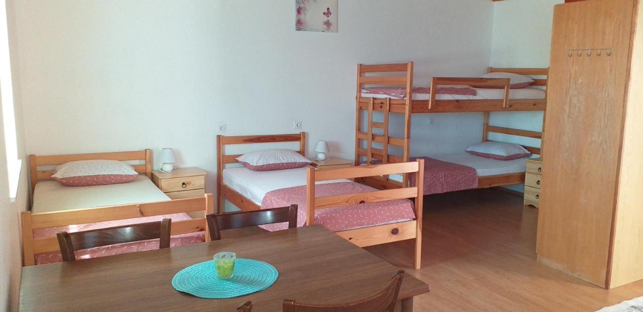 Apartment Beautiful Črni Kal Dış mekan fotoğraf