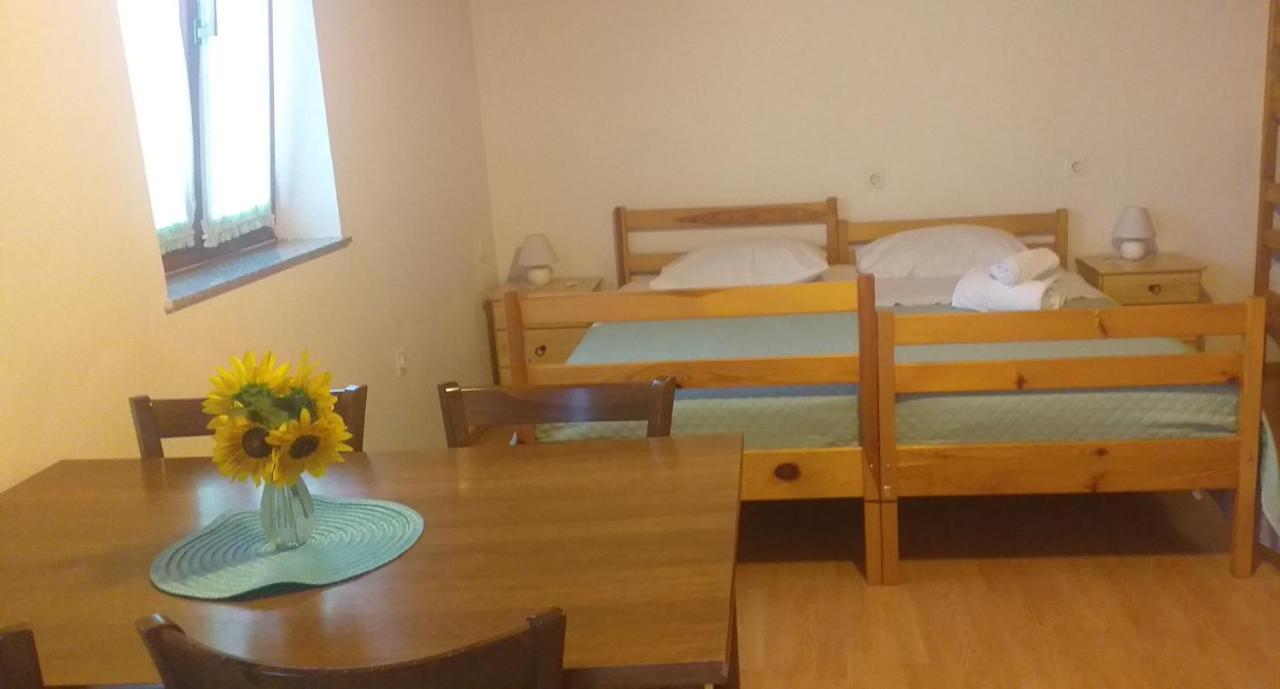 Apartment Beautiful Črni Kal Dış mekan fotoğraf